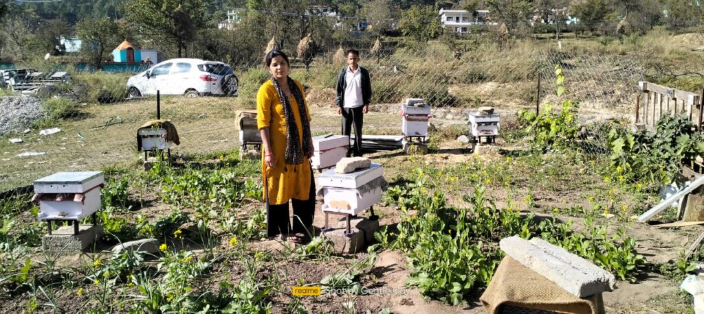 दिल्ली से गांव लौटी महिला कमा रही लाखों रूपये- आप भी कर सकते हैं ये काम