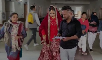 विदाई के बाद 16 श्रृंगार में दुल्हन पहुंची परीक्षा देने… दूल्हा कॉलेज के बाहर करता रहा इंतजार