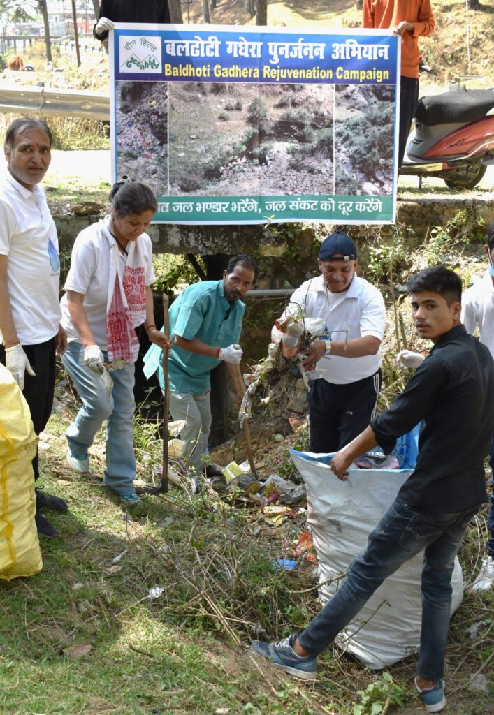 ग्रीन हिल्स ट्रस्ट ने अंबेडकर जयंती पर चलाया स्वच्छता अभियान