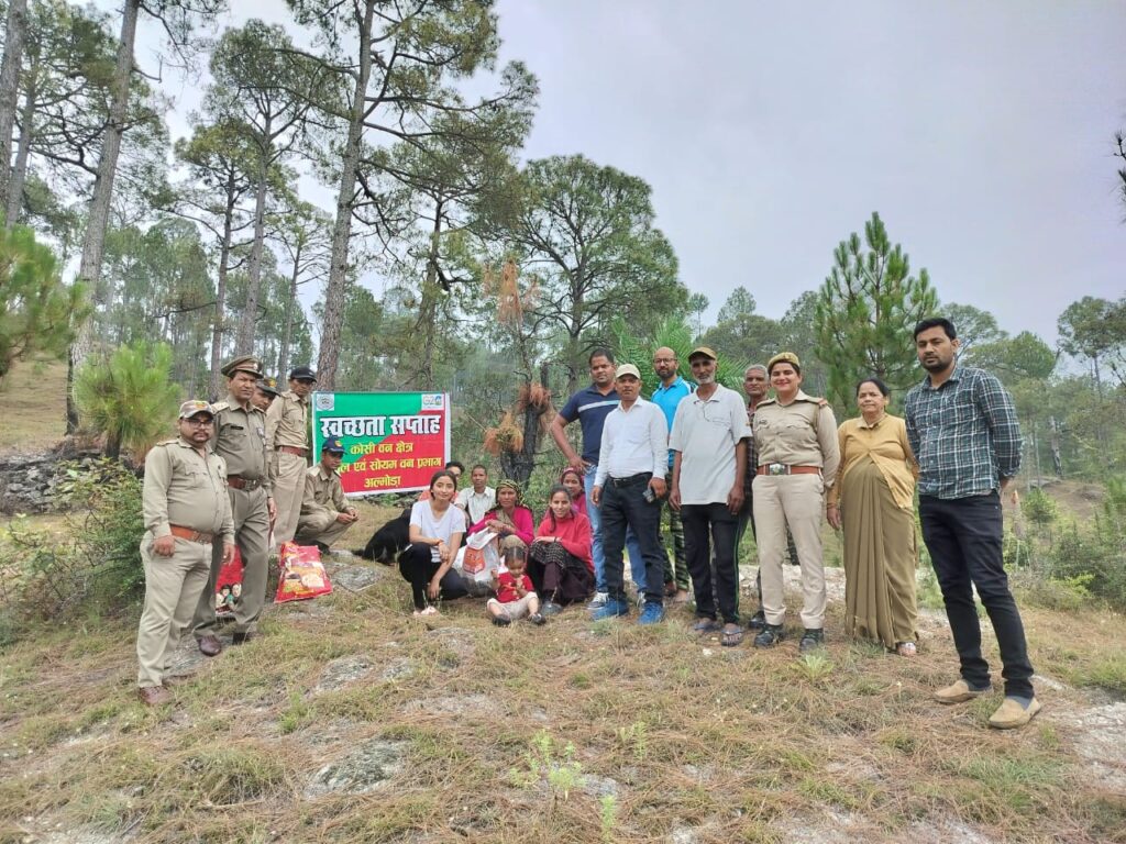 चौंसली-लोधिया में चलाया स्वच्छता अभियान