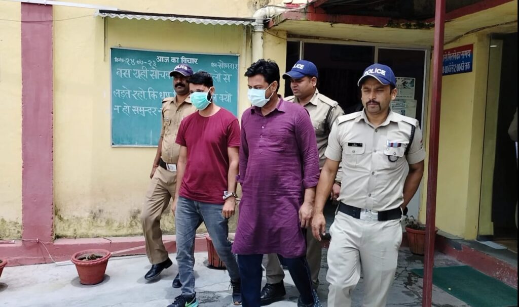 अल्मोड़ा पुलिस ने स्मैक की पकड़ी सबसे बड़ी खेप… भारी मात्रा में लाखों की स्मैक के साथ 2 गिरफ्तार…