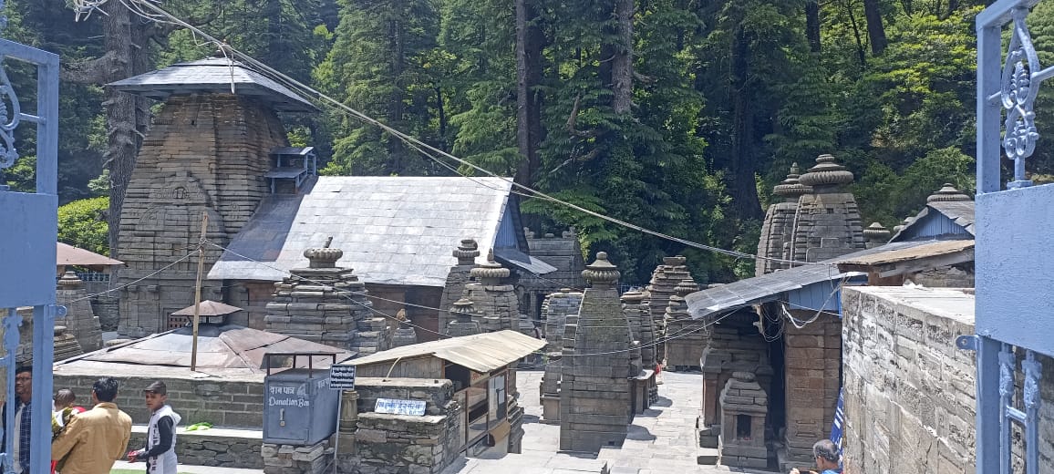 मंदिर प्रबंधन समिति कर्मियों का होगा सालाना रिव्यू :डीएम